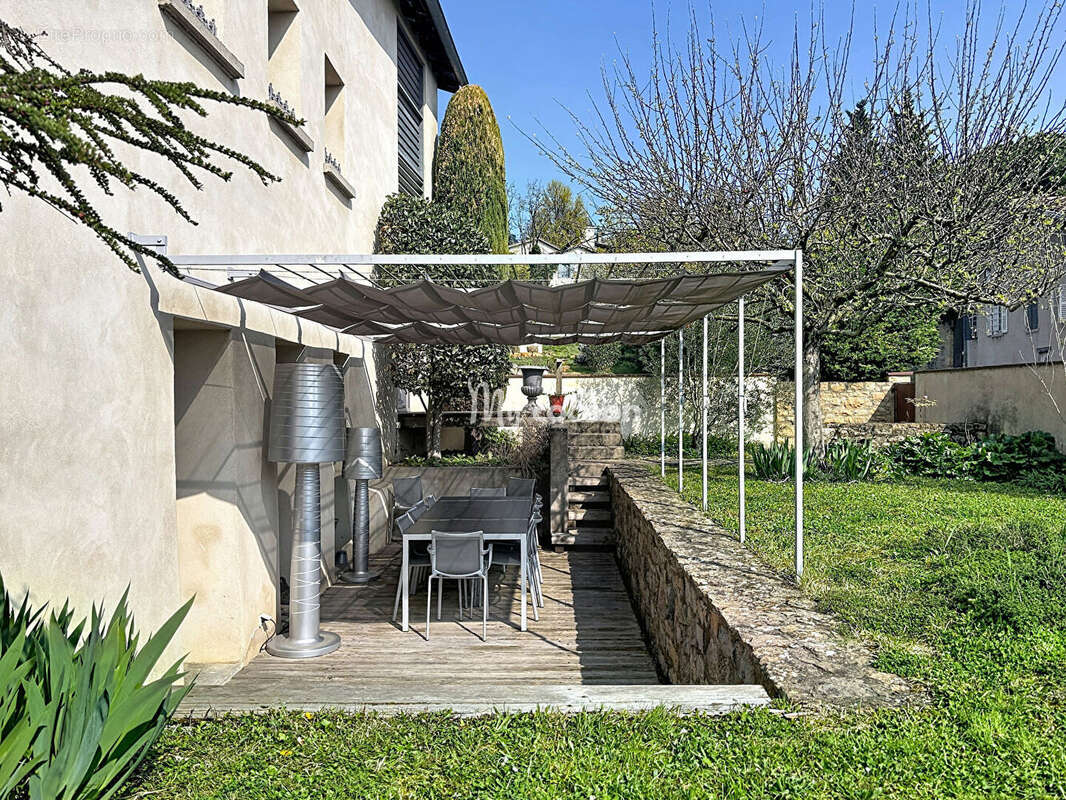 Maison à SAINT-CYR-AU-MONT-D'OR