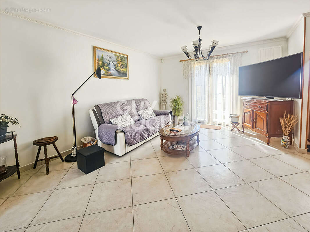 Maison à FONTENAY-TRESIGNY