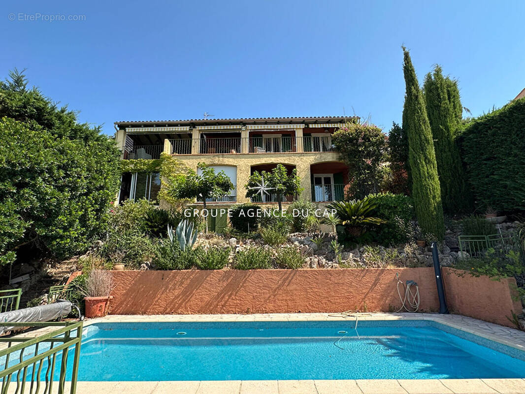 Photo Maison à Les Issambres au prix de 892 000€
