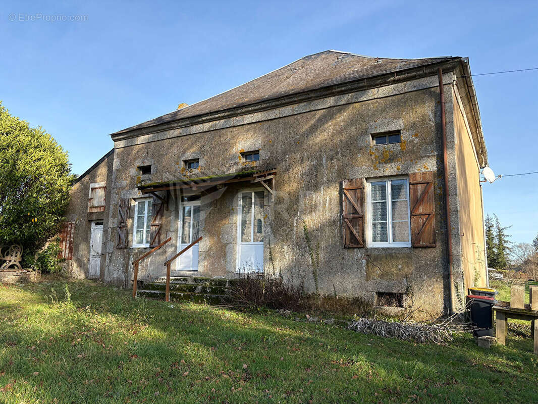 Maison à CHASTELLUX-SUR-CURE