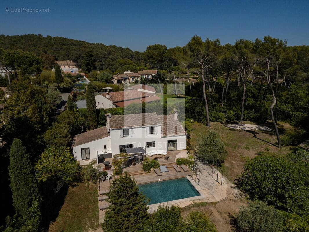 Maison à MOUGINS