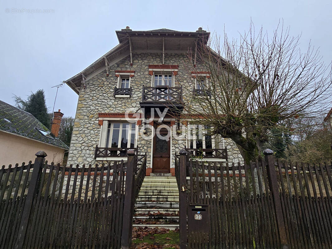 Maison à MILLY-LA-FORET