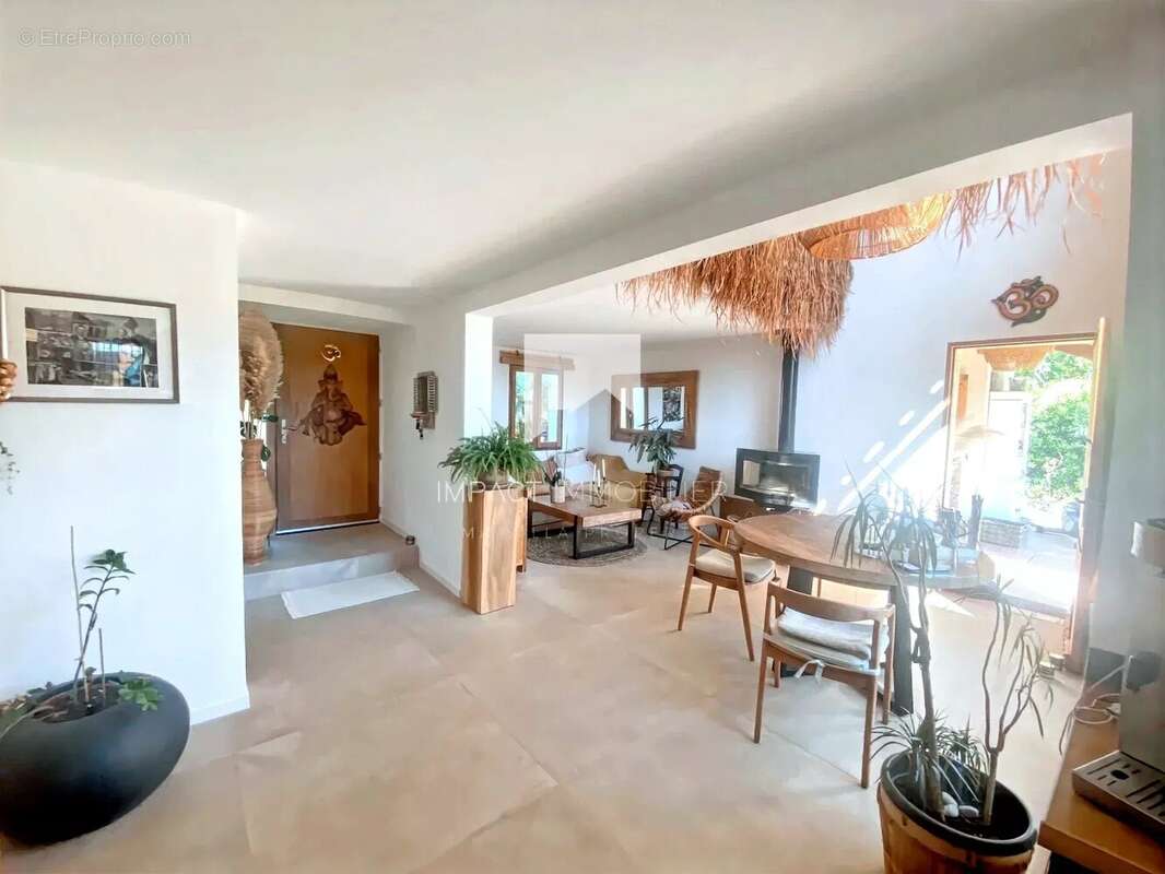 Maison à LA LONDE-LES-MAURES