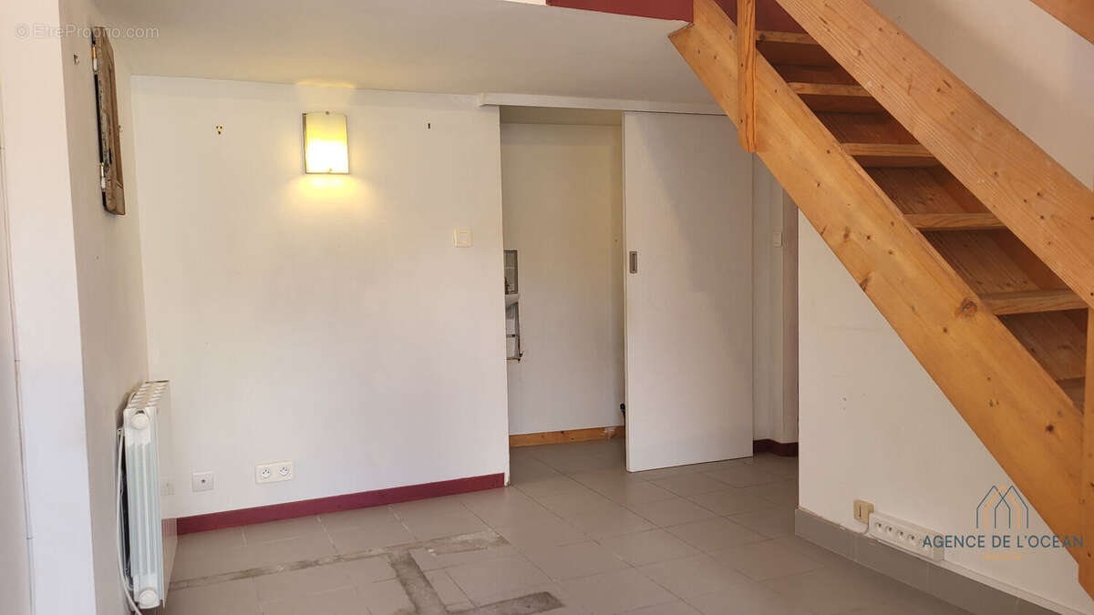 Maison ancienne à rénover au coeur du Palais, face à la mer - photo 8