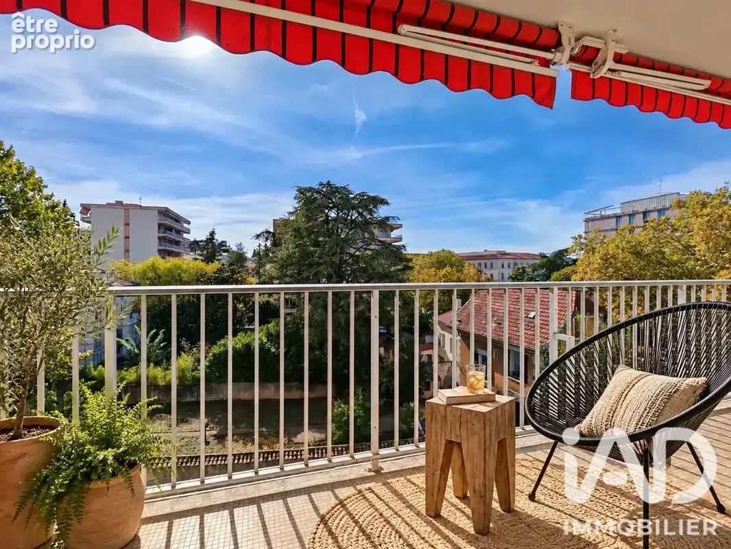 Photo 1 - Appartement à CALUIRE-ET-CUIRE