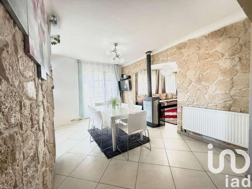 Photo 6 - Maison à CHANTELOUP-LES-VIGNES