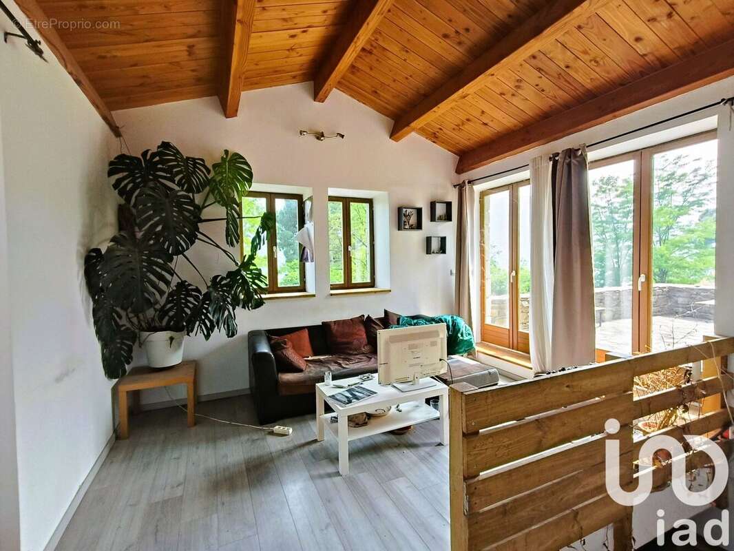 Maison 130 m² à Saint-Melany  - photo 8