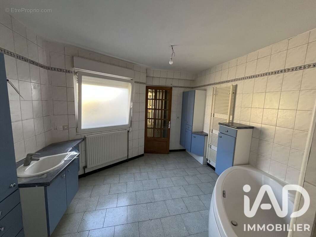 Appartement 245 m² à Denain  - photo 7