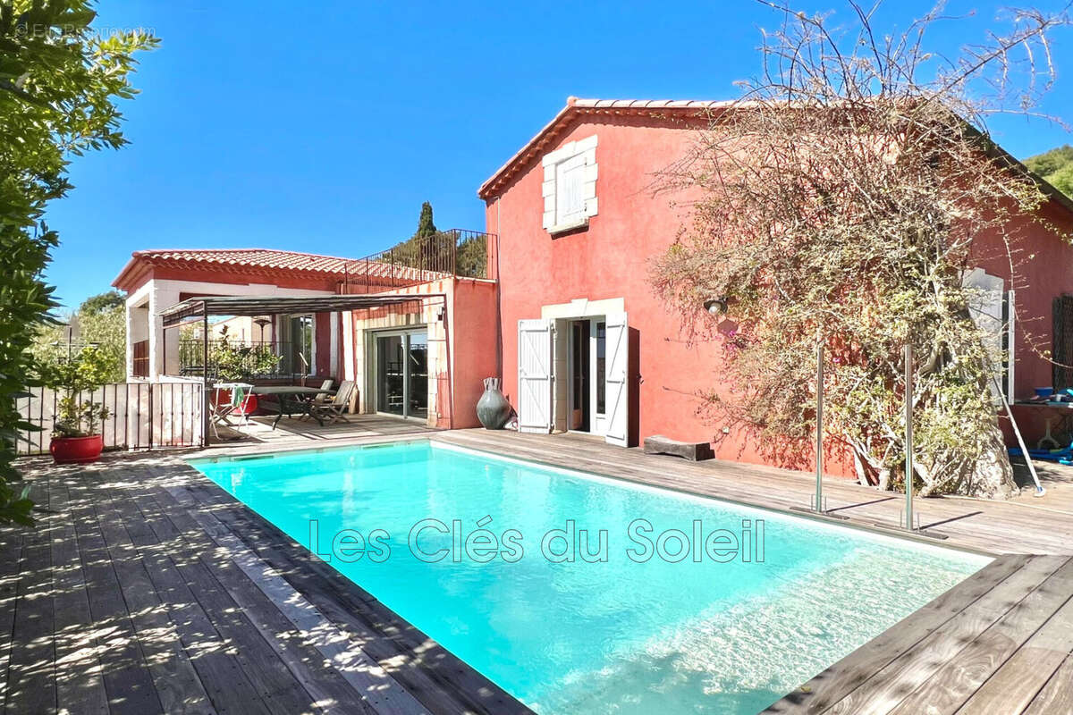 Maison à CARQUEIRANNE