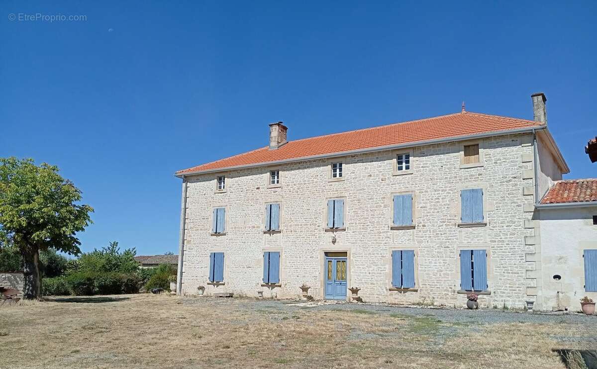 Maison 187 m² à Aubigne  - photo 4
