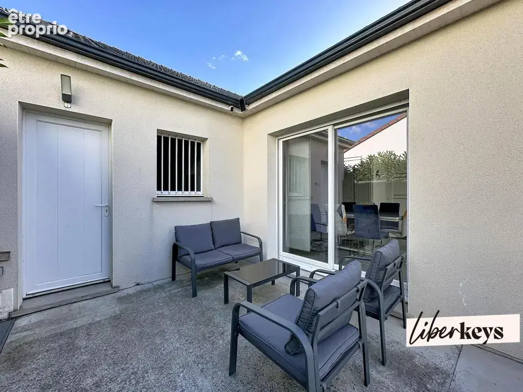 Maison contemporaine de plain-pied avec piscine chauffée — Cadre zen & DPE A - photo 14