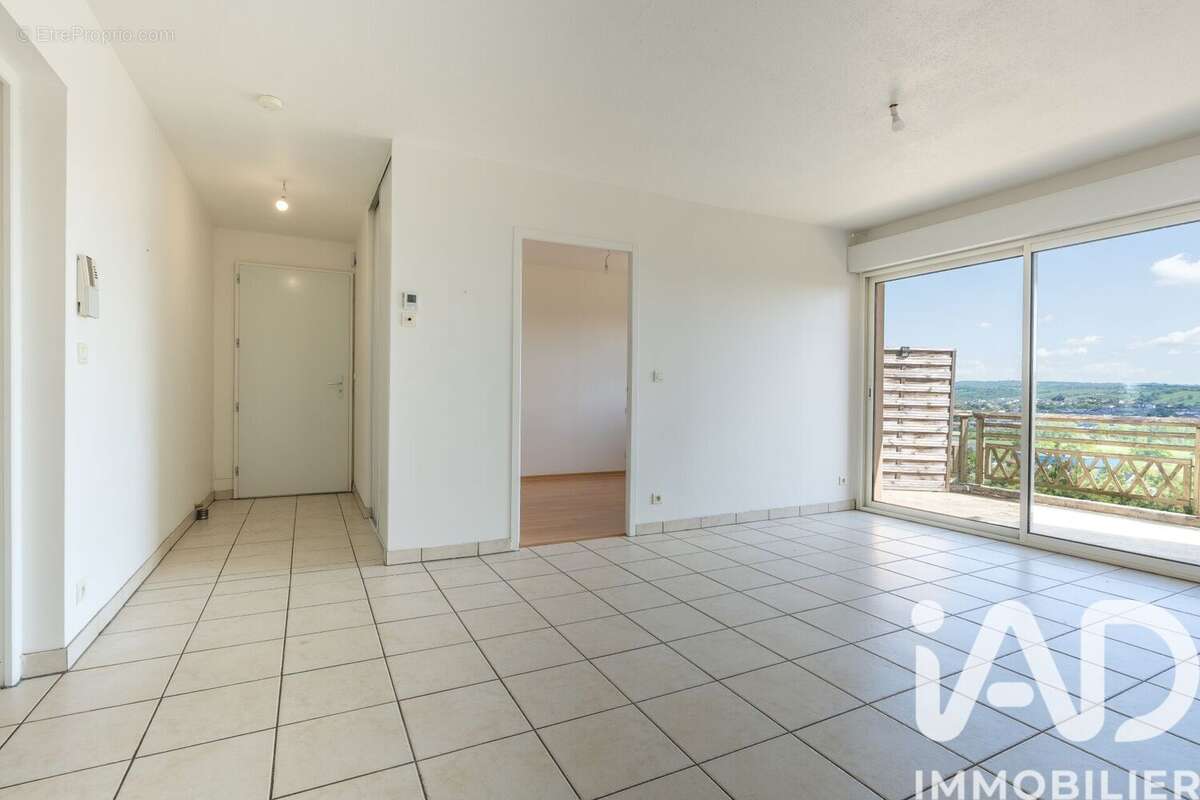 Photo 3 - Appartement à ONET-LE-CHATEAU