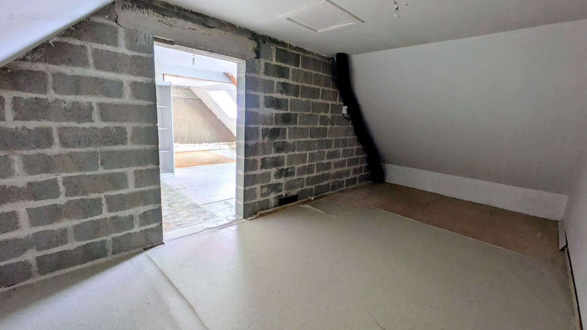 Maison + grd garage + terrain constructible - photo 4