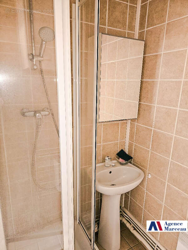 Appartement à COURBEVOIE