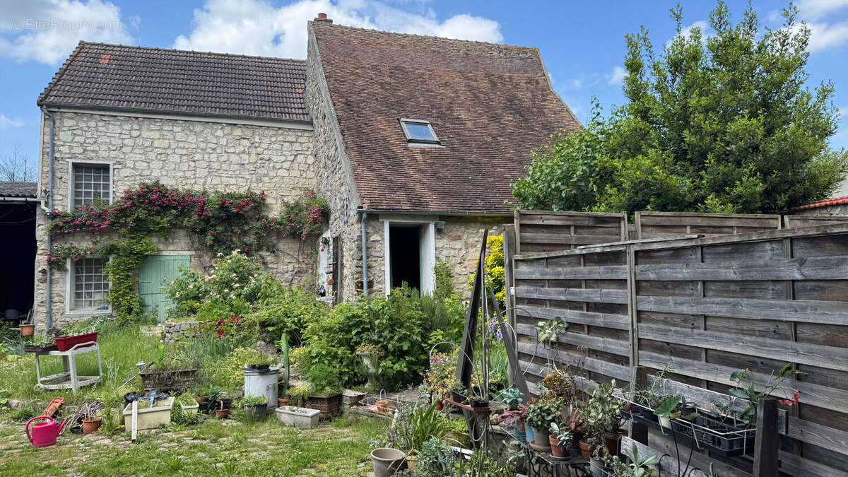 Maison à ENNERY