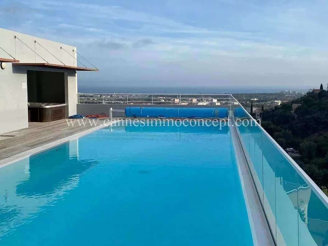 Appartement à MANDELIEU-LA-NAPOULE