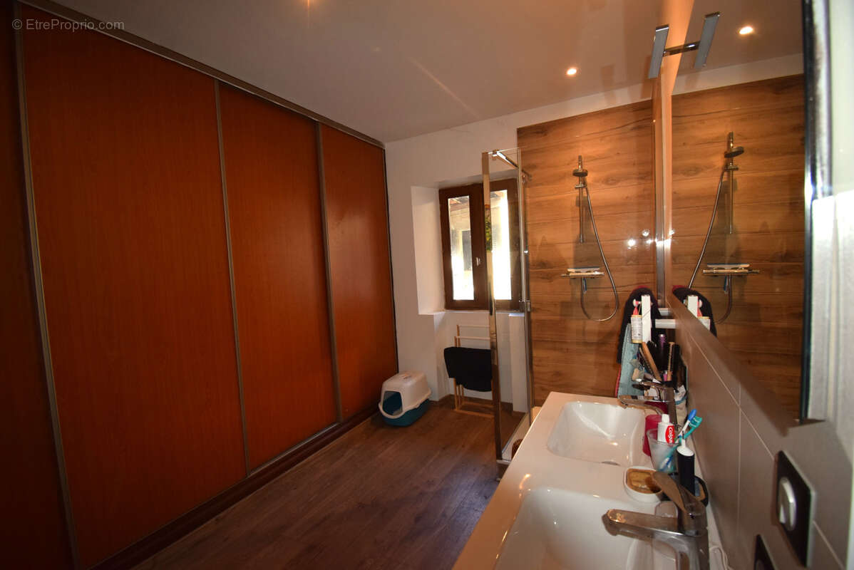 Maison à CHINDRIEUX