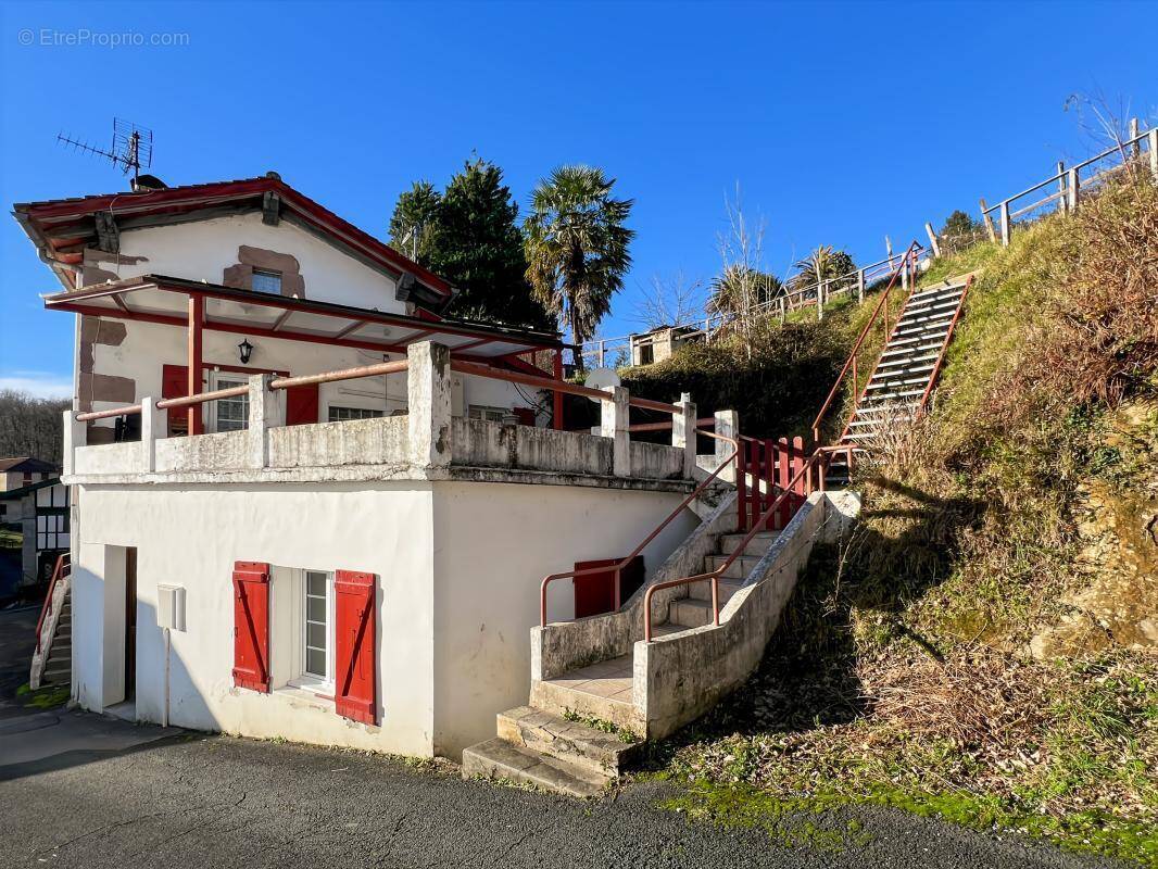 Appartement à AINHOA