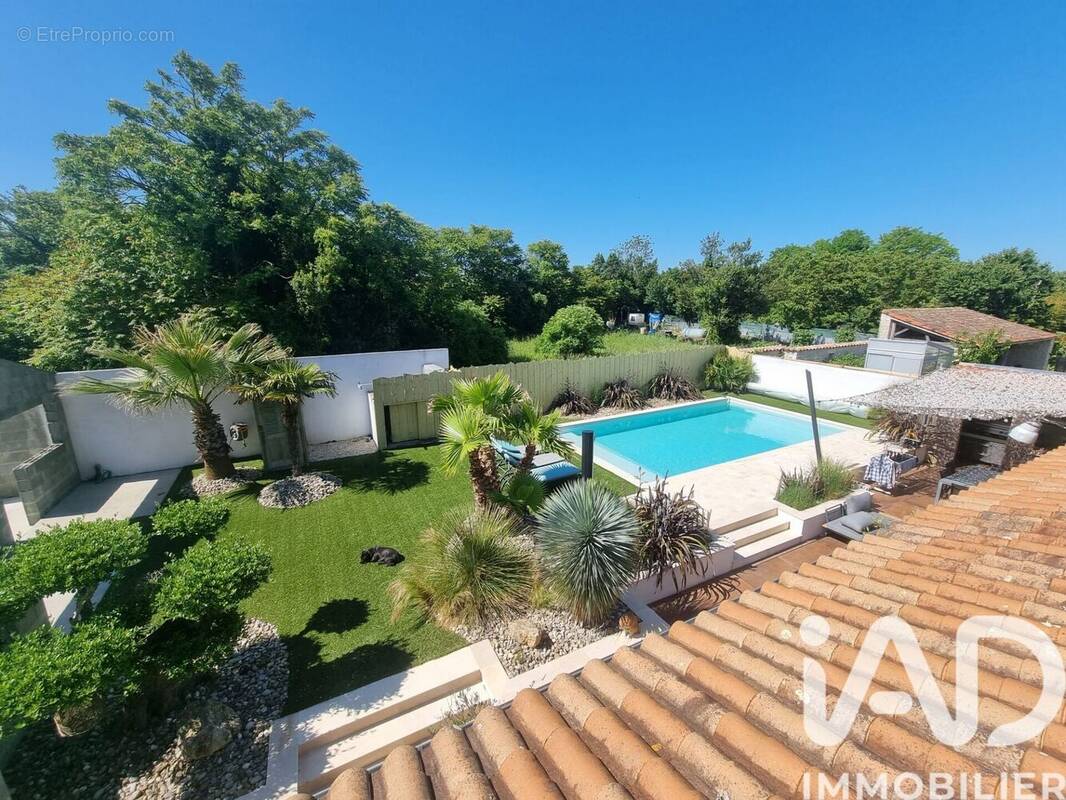 Photo 1 - Maison à CROIX-CHAPEAU