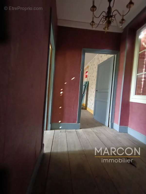 Maison à SAINT-MEDARD-LA-ROCHETTE