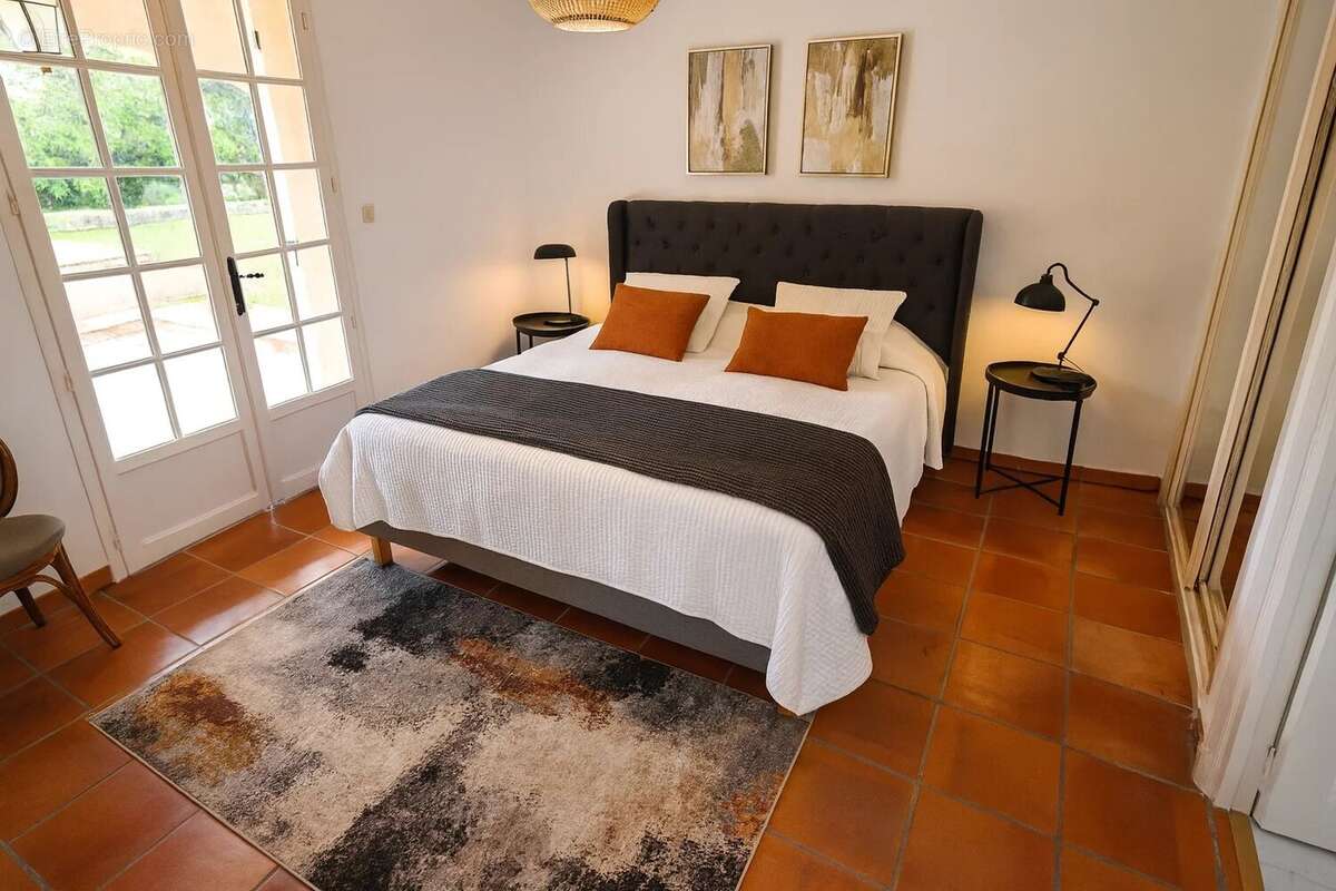 Maison à MANDELIEU-LA-NAPOULE