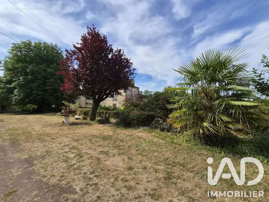 Maison 193 m² à Brioux-Sur-Boutonne  - photo 3