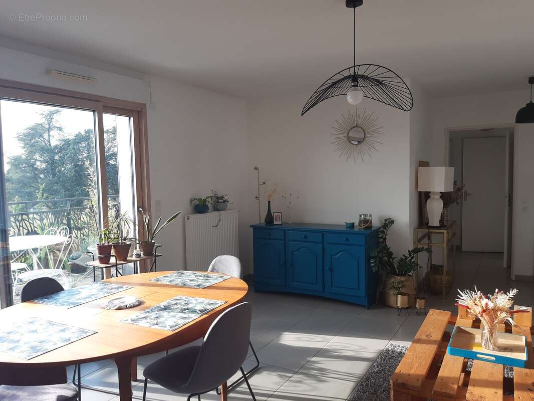 Appartement à MEYZIEU