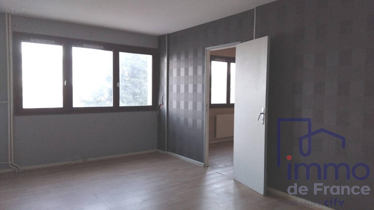 Appartement à SAINT-ETIENNE