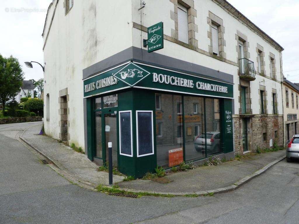 Commerce à SAINT-JEAN-BREVELAY