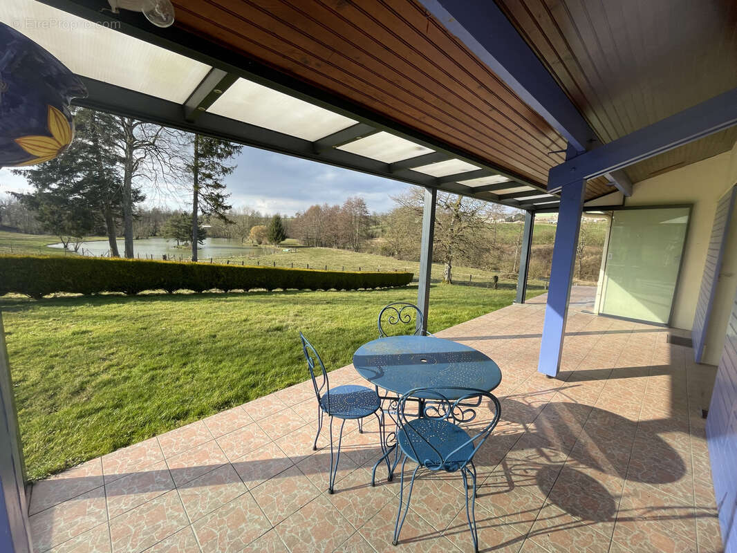 Maison à LES HAUTS-DE-CHEE