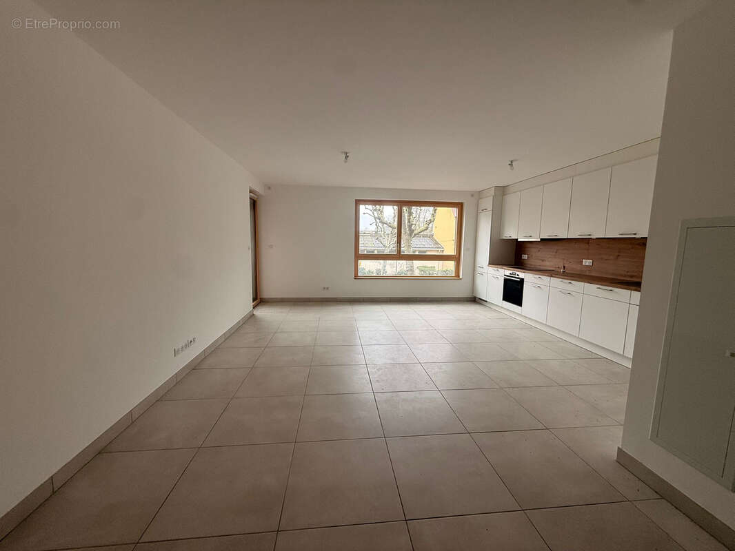 F3 69,37 m2 avec terrasse, cave et parking extérieur   Saint-Louis - photo 2