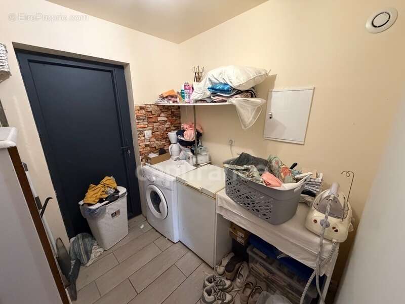 Maison à CLEDEN-POHER