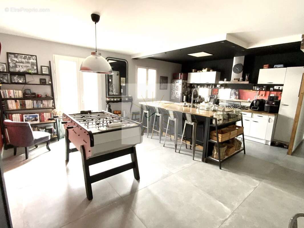 Maison à MONTELIMAR