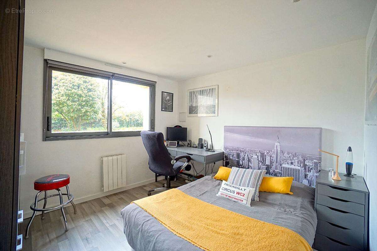 Maison à LA TOUR-DE-SALVAGNY