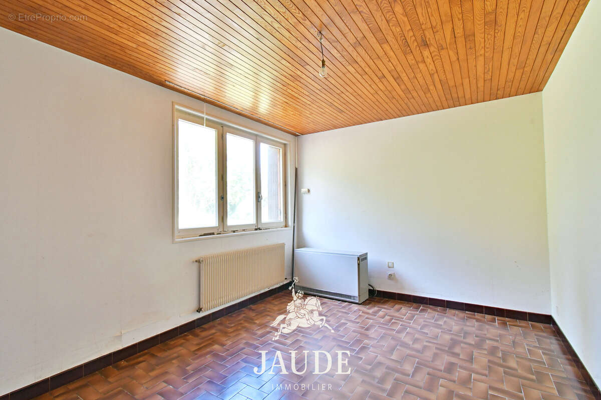 Maison d’architecte 160 m2 avec piscine + Appartement F3 de 61 m2 à rénover -Terrain 1 639 m2   L’Étang   Chan - photo 16