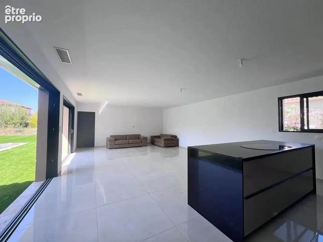 Maison 5 pièces 143 m² à vendre à Grimaud (83310) - photo 3