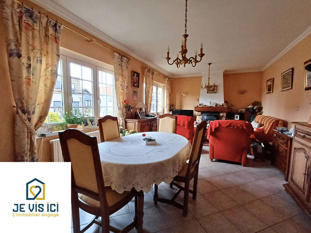 Maison à HALLENNES-LEZ-HAUBOURDIN