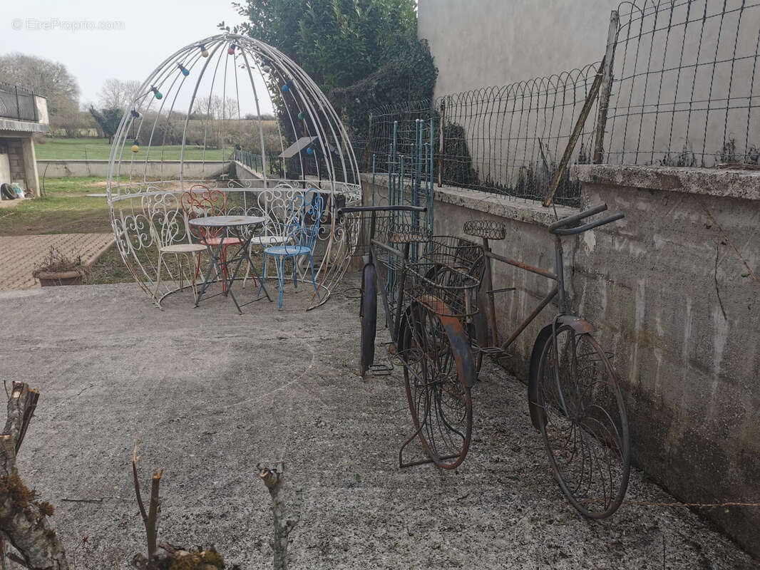 Maison à SAINT-BAUDILLE-DE-LA-TOUR