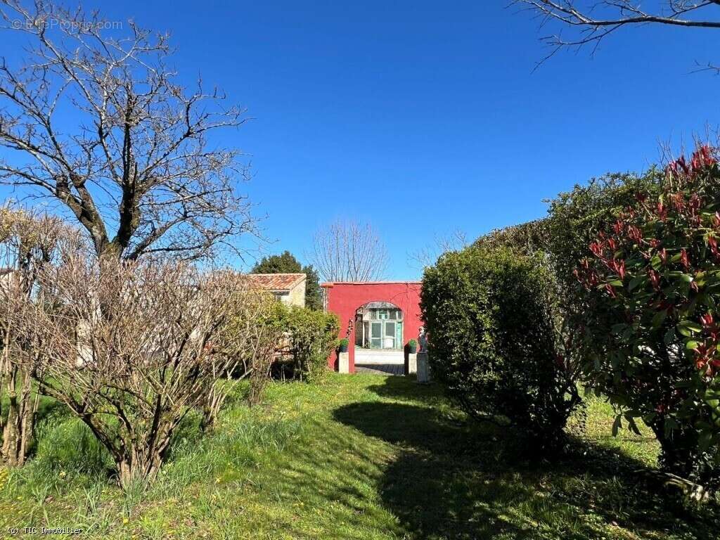 Maison à RUFFEC