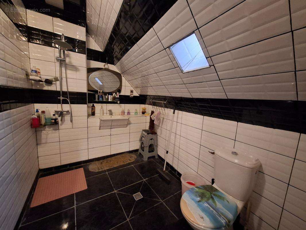 Maison à CUISE-LA-MOTTE