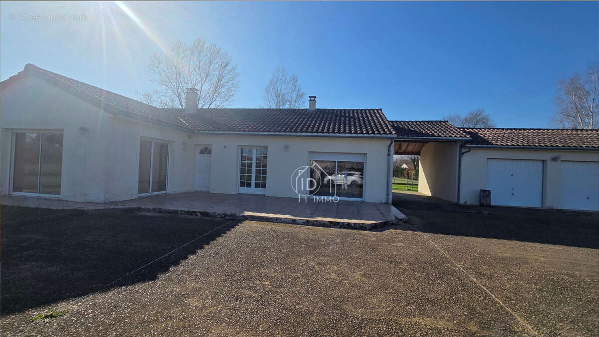 Maison à MONTPON-MENESTEROL