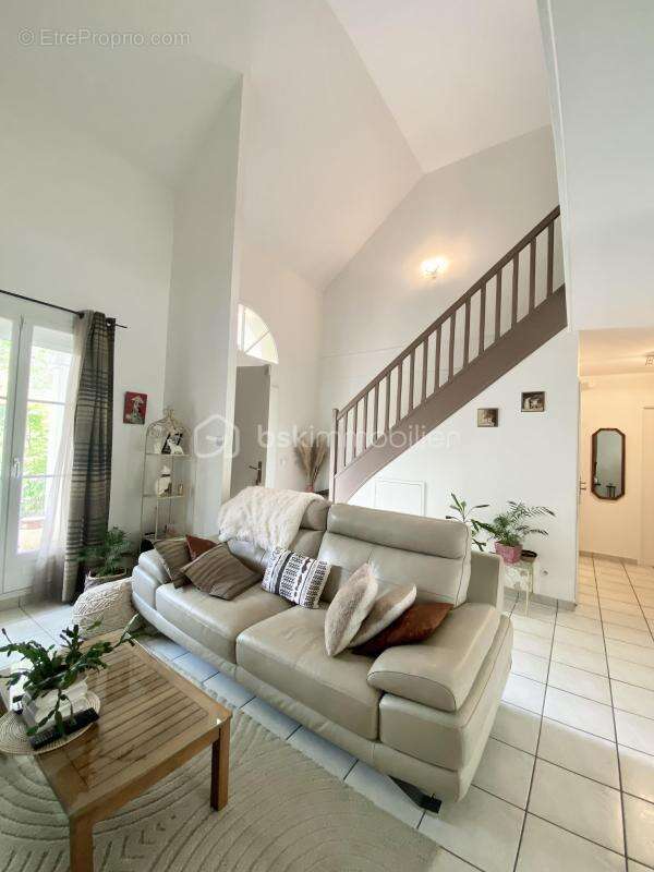 Maison familiale de 158 m² sans vis à vis avec grand jardin - photo 3