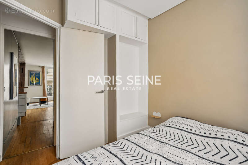 Appartement à PARIS-1E
