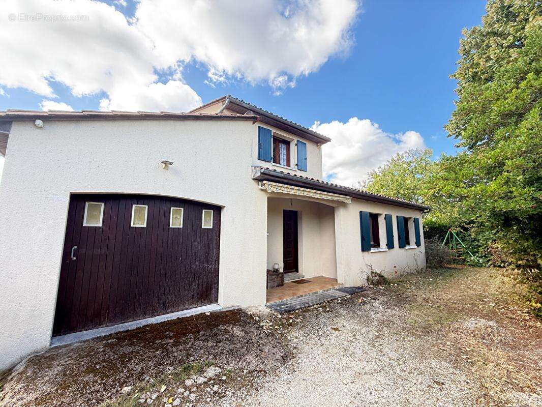 Maison à VOEUIL-ET-GIGET