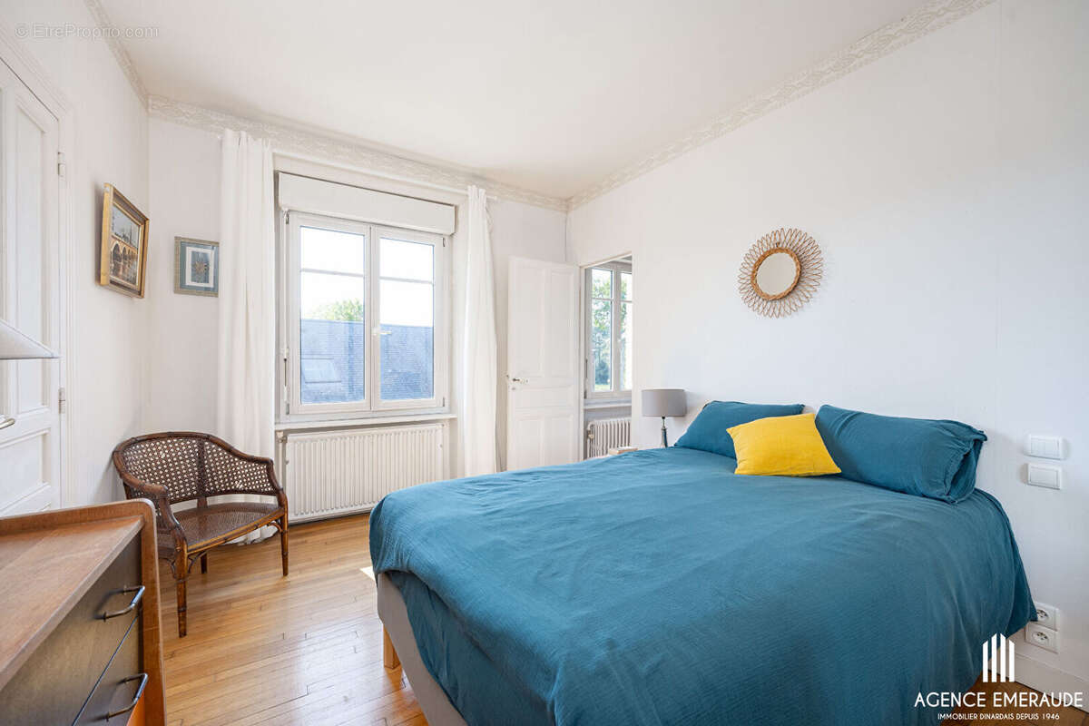 Maison à LE MINIHIC-SUR-RANCE