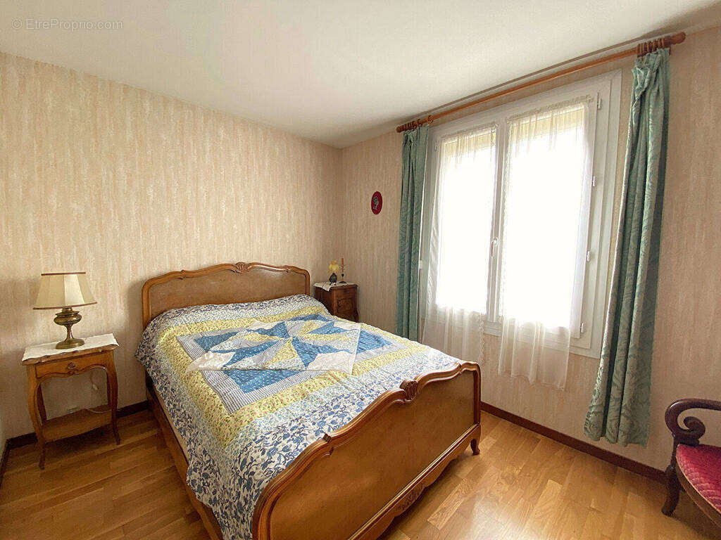 Maison à SAINT-DOULCHARD