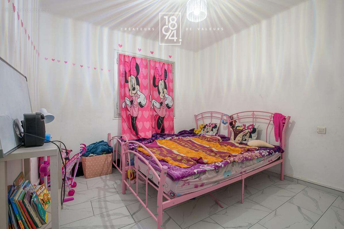 Appartement à MARSEILLE-3E