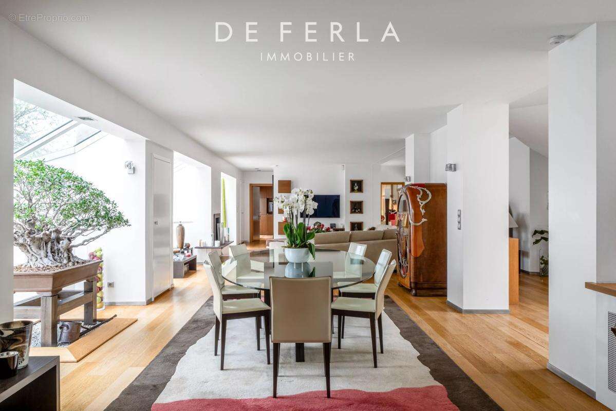 Maison à NEUILLY-SUR-SEINE