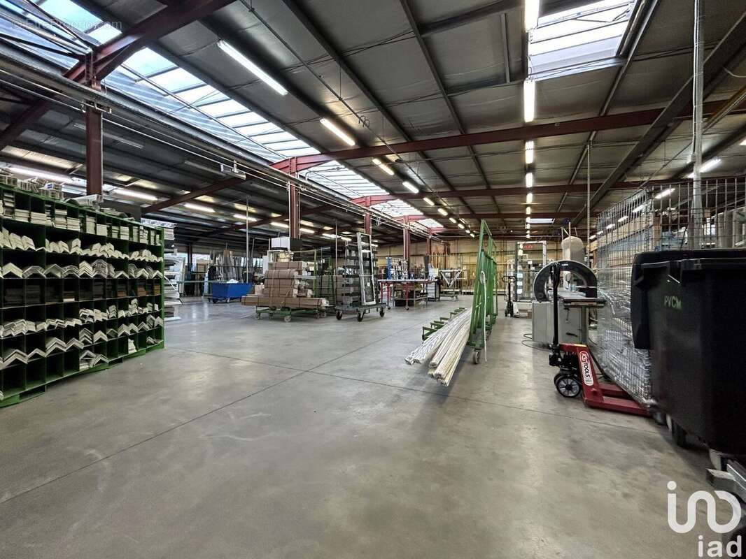 Photo 8 - Commerce à FONTAINE