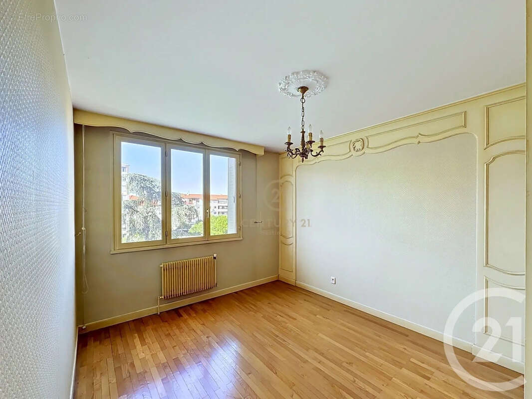 Appartement à LYON-8E